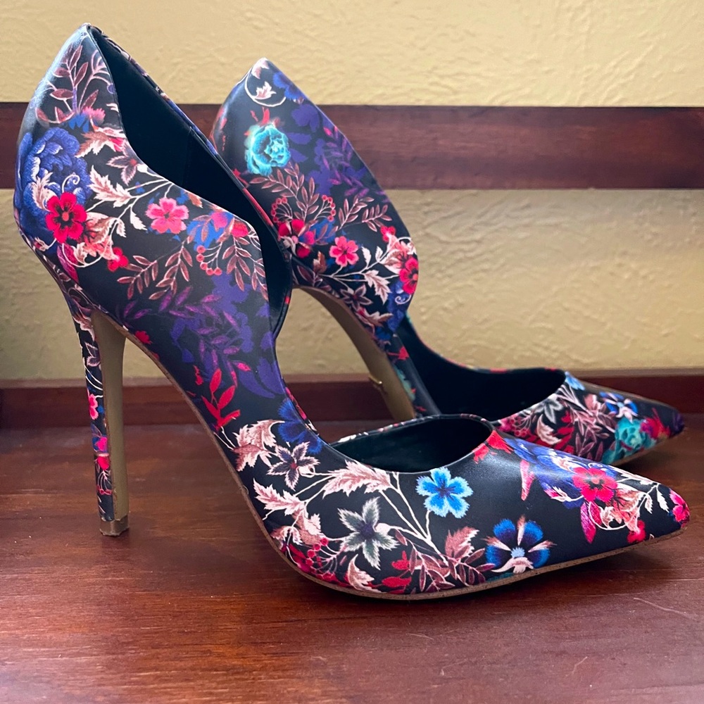 Bebe floral pumps